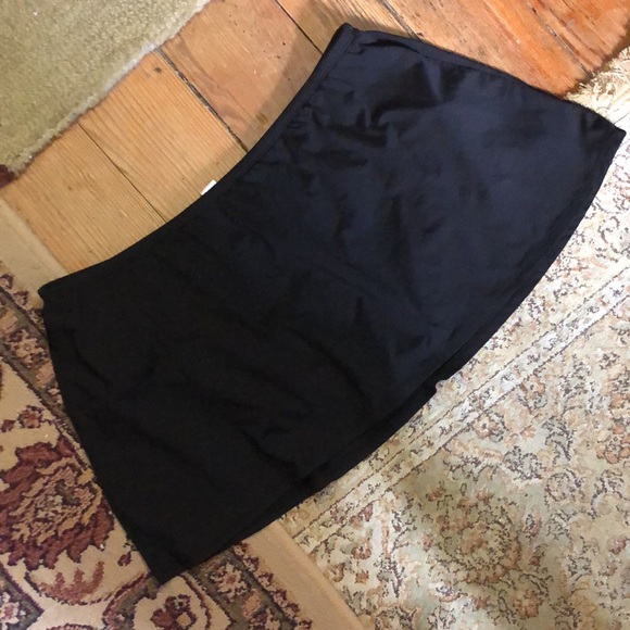 LIZ CLAIBORNE Size 16W Swim Skirt with Brief BLACK Modest Bikini
$49 NEW - Picture 9 of 11